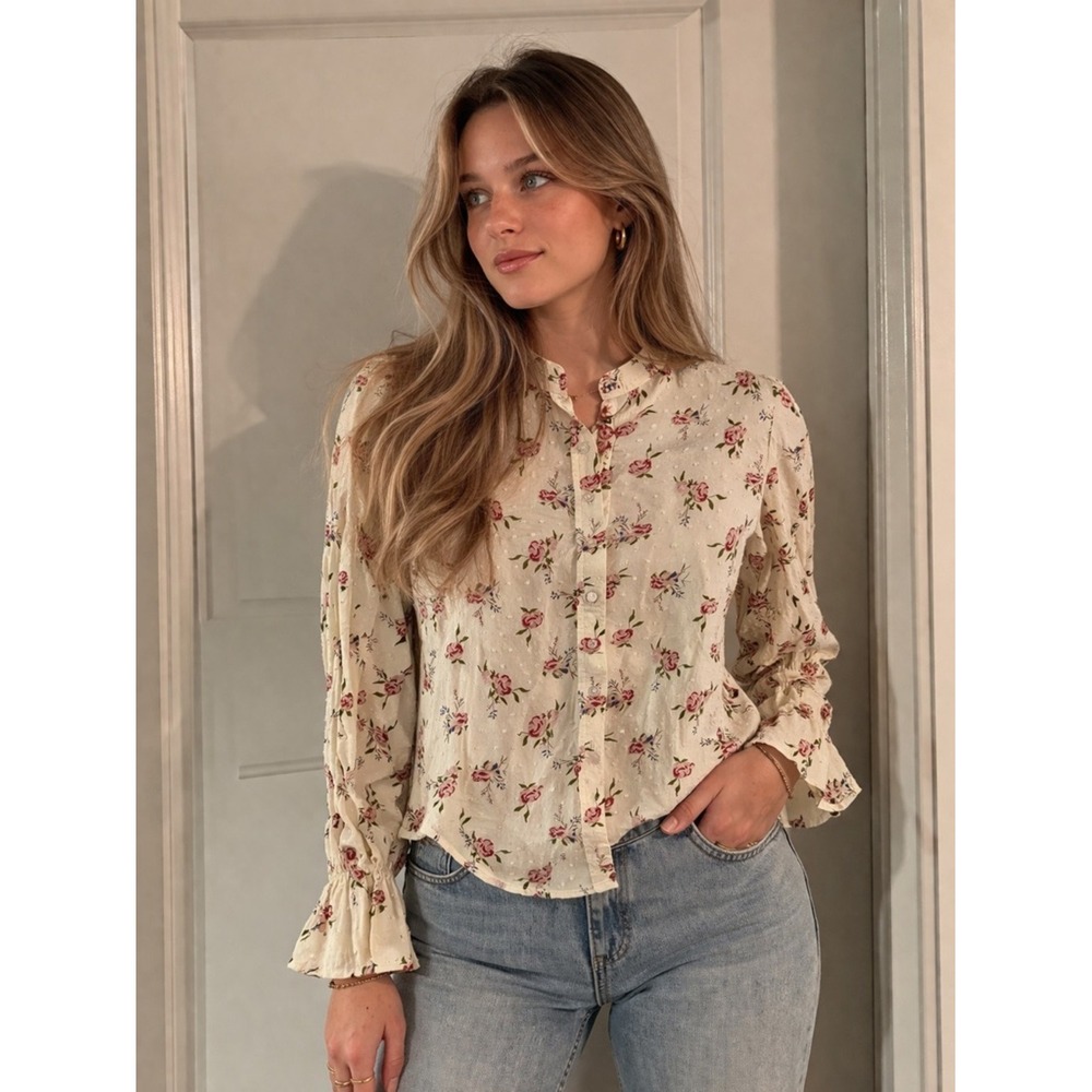 The Shirt‎ Rochelle Behrens Floral Blouse Size Small Cream Long Sleeve Swiss Dot